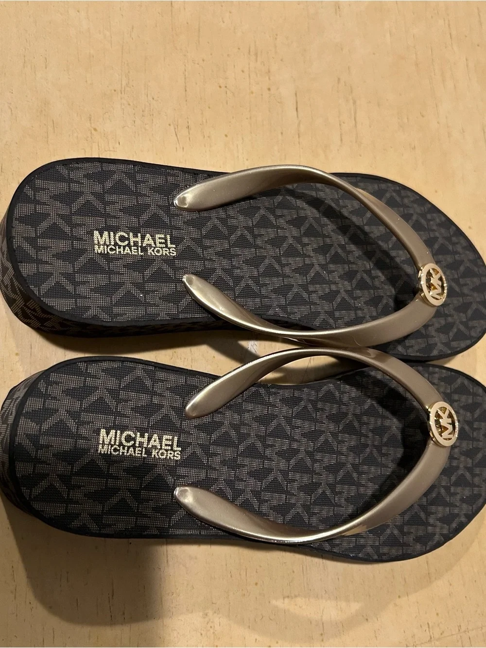 Michael Michael Kors platform wedge women’s  Bedford sandal in size 7